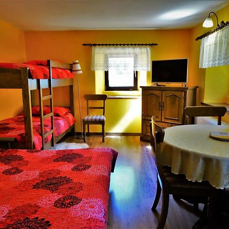Apartmaji Pr-Gujlu Sela Nad Podmelcem 5220 Tolmin Podmelec Exteriér fotografie