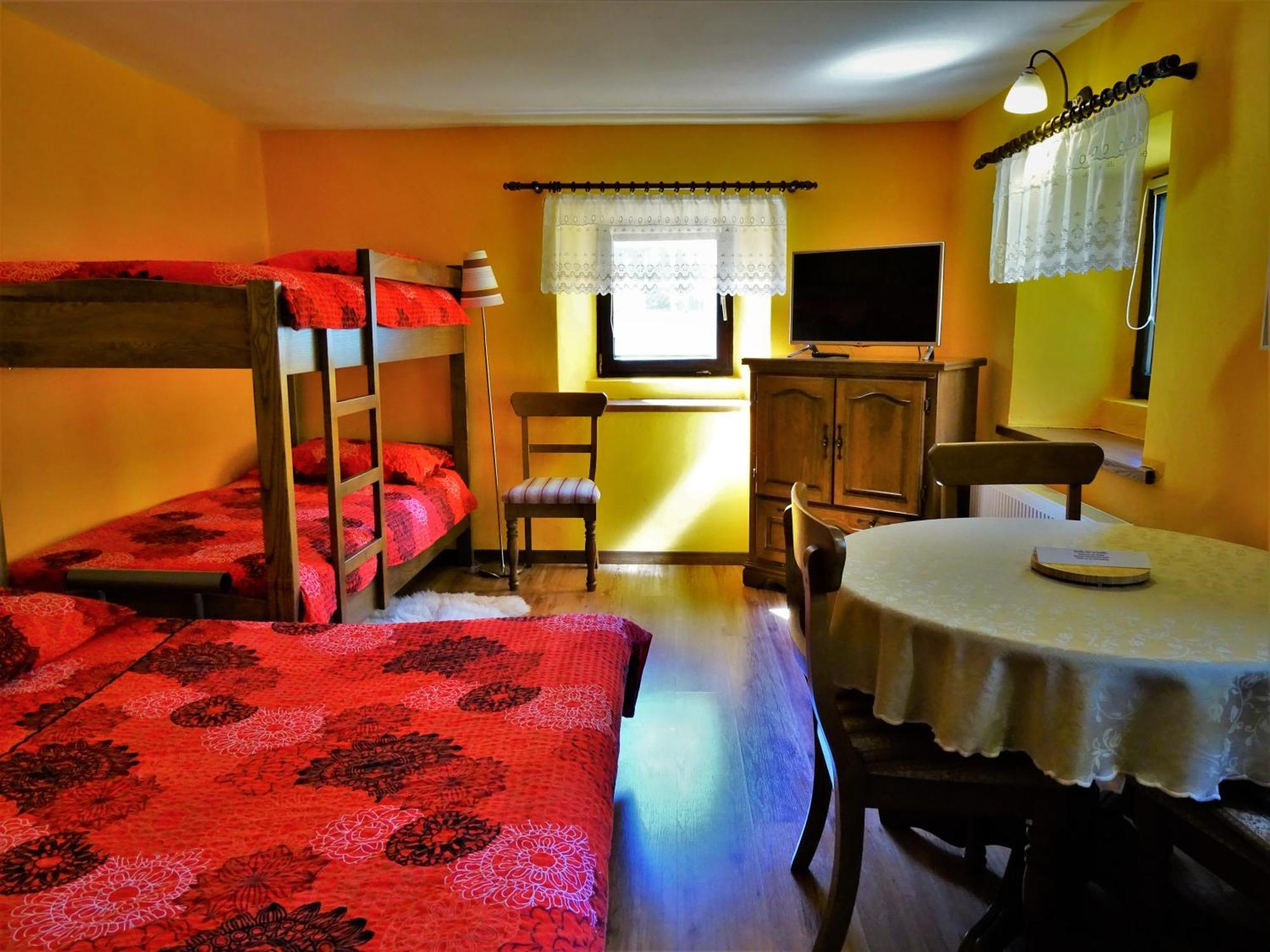 Apartmaji Pr-Gujlu Sela Nad Podmelcem 5220 Tolmin Podmelec Exteriér fotografie