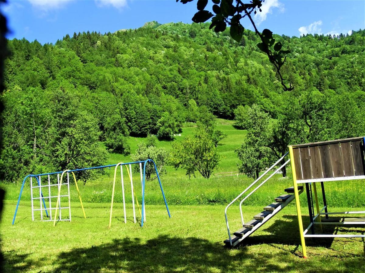 Apartmaji Pr-Gujlu Sela Nad Podmelcem 5220 Tolmin Podmelec Exteriér fotografie