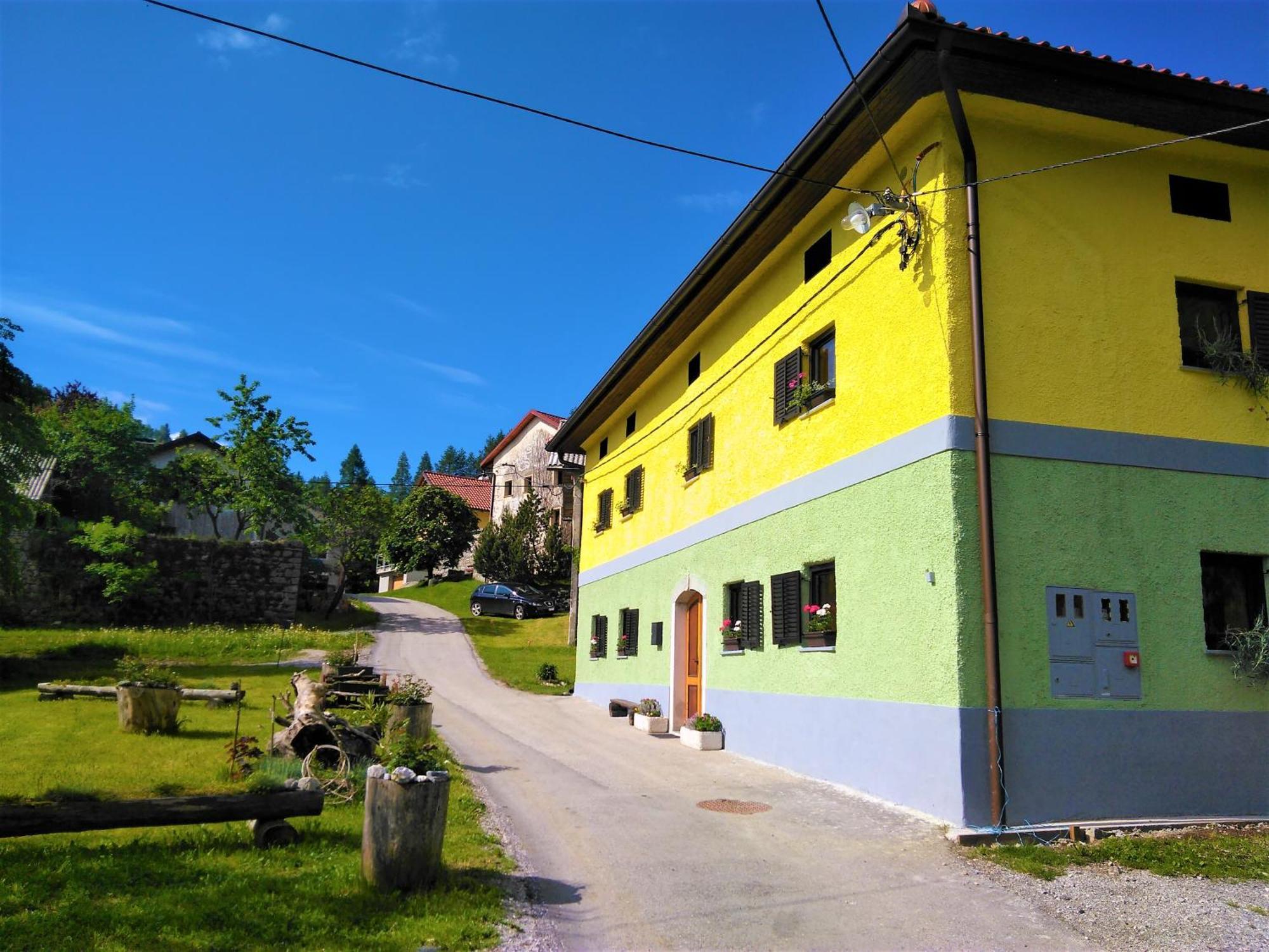 Apartmaji Pr-Gujlu Sela Nad Podmelcem 5220 Tolmin Podmelec Exteriér fotografie